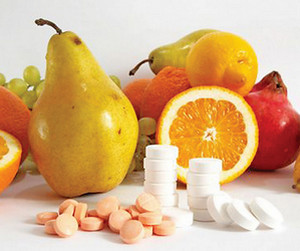 Фрукты и витамины в таблетках