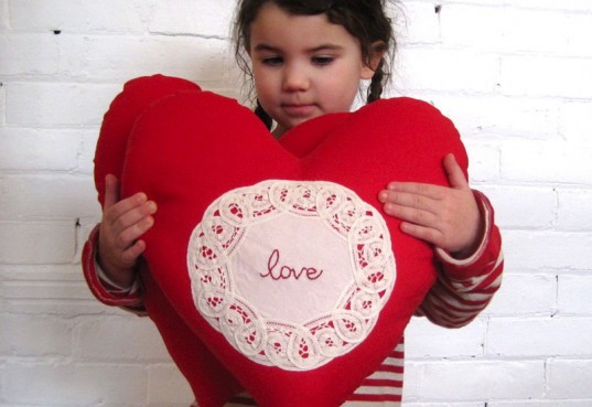 Что подарить ребенку на День святого Валентина?