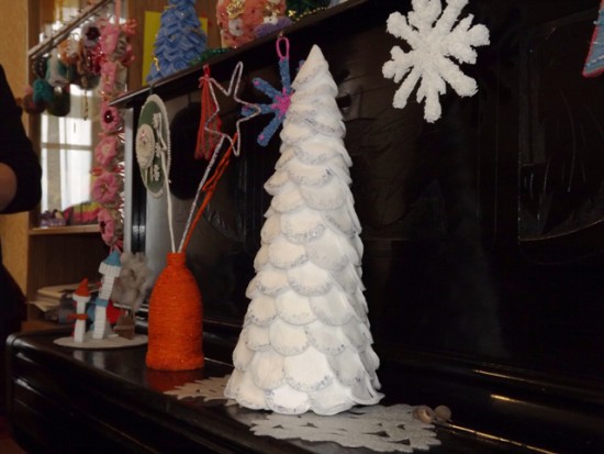 Поделка из цветной бумаги на Новый 2017 год: ёлочка