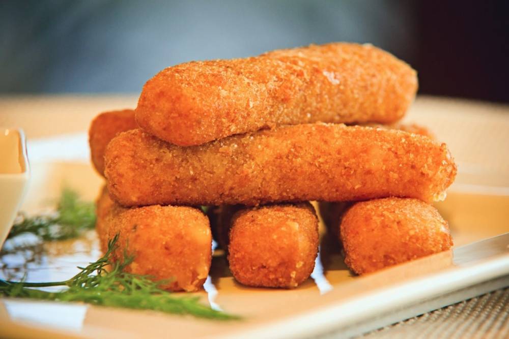 Готовим сырные палочки