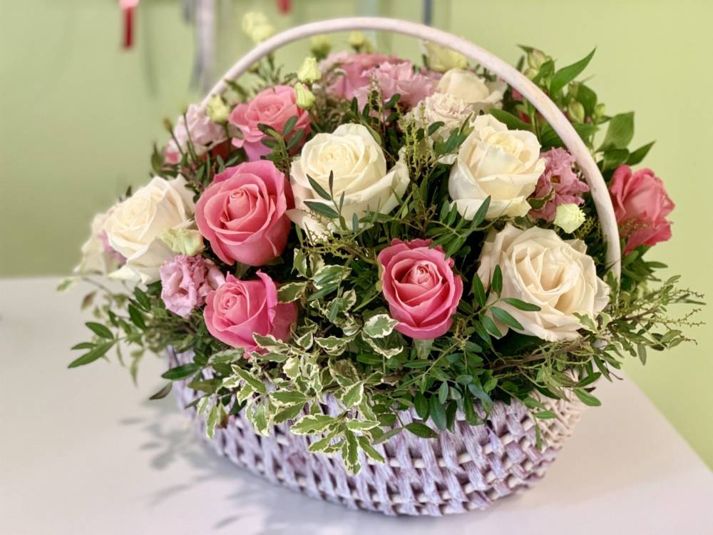 Правила оформления композиции из роз