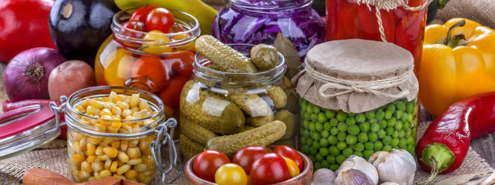 Консервированная продукция. Способы приготовления салатов на зиму