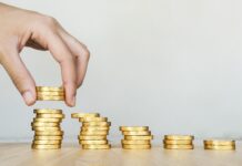 Почему нужно вкладывать деньги, а не откладывать их?