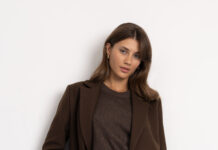 Модная одежда в магазине EMKA