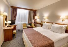 Гостиница: выбор и проживание в комфортном номере