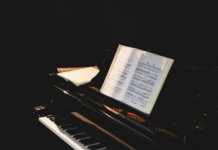 Магия Фортепьяно: Инструмент, Символ и Живое Искусство