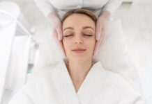 Значение консультации у специалиста в косметологии freepik