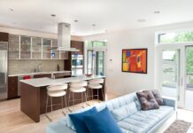 Стоить ли объединять кухню с гостиной