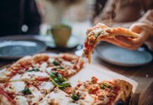 Как приготовить идеальную итальянскую пиццу дома: секреты настоящих пиццайоло